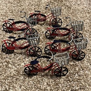 Set of 6 brand new hand painted napkin rings